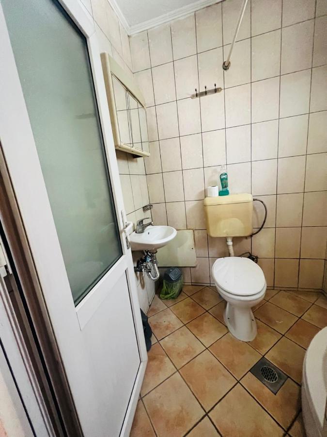 Guest House Velania Pristina Eksteriør billede